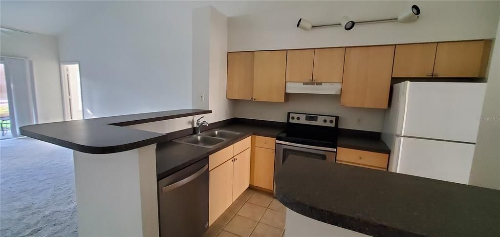 For Sale: $275,000 (2 beds, 2 baths, 1154 Square Feet)