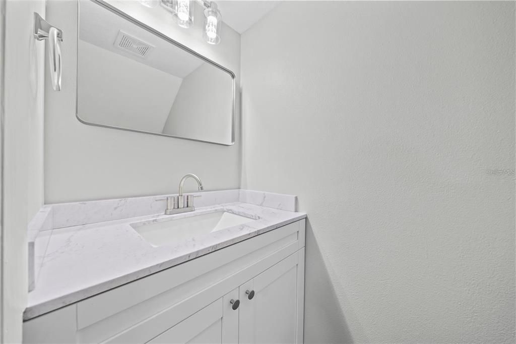 Под контрактом: $1,900 (2 спален, 1 ванн, 1200 Квадратных фут)