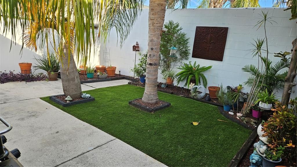 Под контрактом: $1,900 (2 спален, 1 ванн, 1200 Квадратных фут)