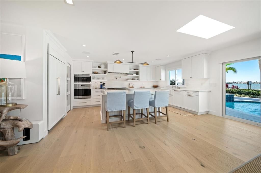 На продажу: $3,250,000 (3 спален, 3 ванн, 3350 Квадратных фут)