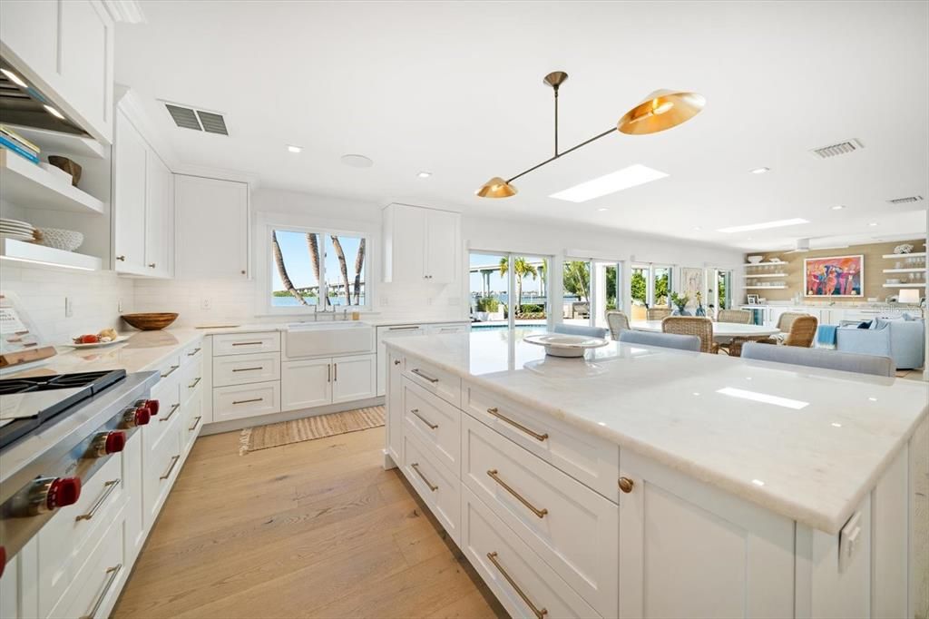 На продажу: $3,250,000 (3 спален, 3 ванн, 3350 Квадратных фут)