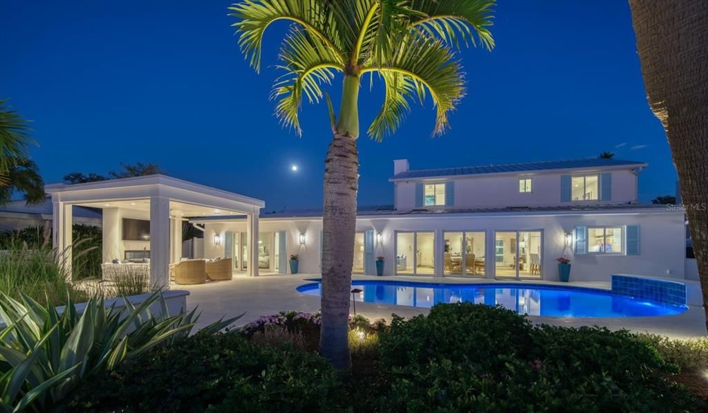 На продажу: $3,250,000 (3 спален, 3 ванн, 3350 Квадратных фут)