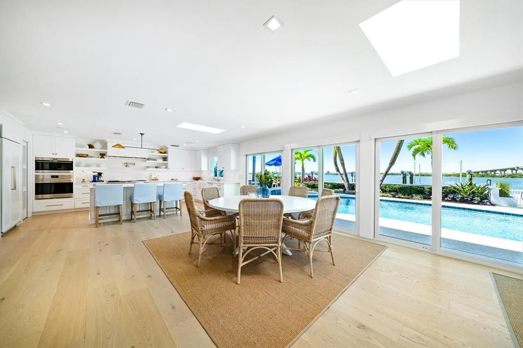 На продажу: $3,250,000 (3 спален, 3 ванн, 3350 Квадратных фут)