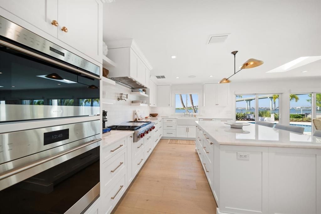 На продажу: $3,250,000 (3 спален, 3 ванн, 3350 Квадратных фут)