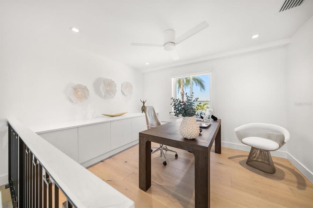 На продажу: $3,250,000 (3 спален, 3 ванн, 3350 Квадратных фут)