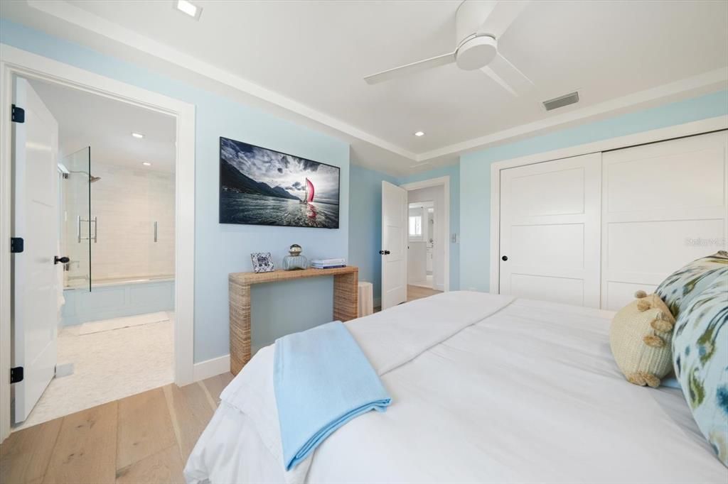 На продажу: $3,250,000 (3 спален, 3 ванн, 3350 Квадратных фут)