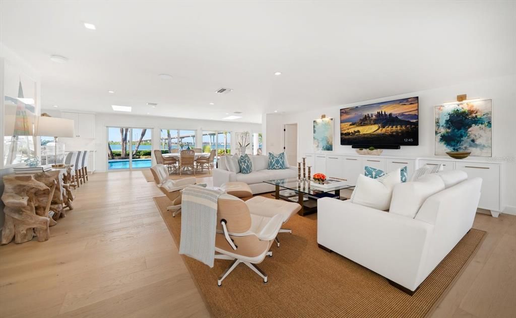 На продажу: $3,250,000 (3 спален, 3 ванн, 3350 Квадратных фут)