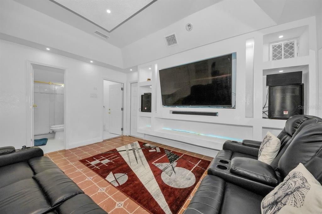 For Sale: $645,000 (4 beds, 4 baths, 2320 Square Feet)