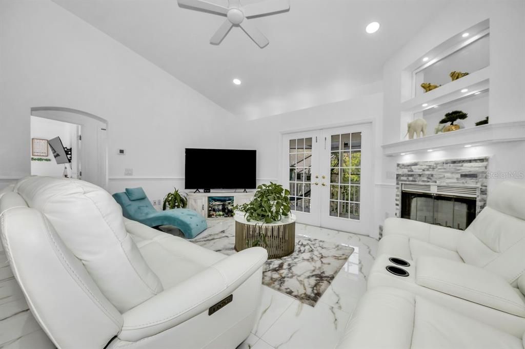 For Sale: $645,000 (4 beds, 4 baths, 2320 Square Feet)