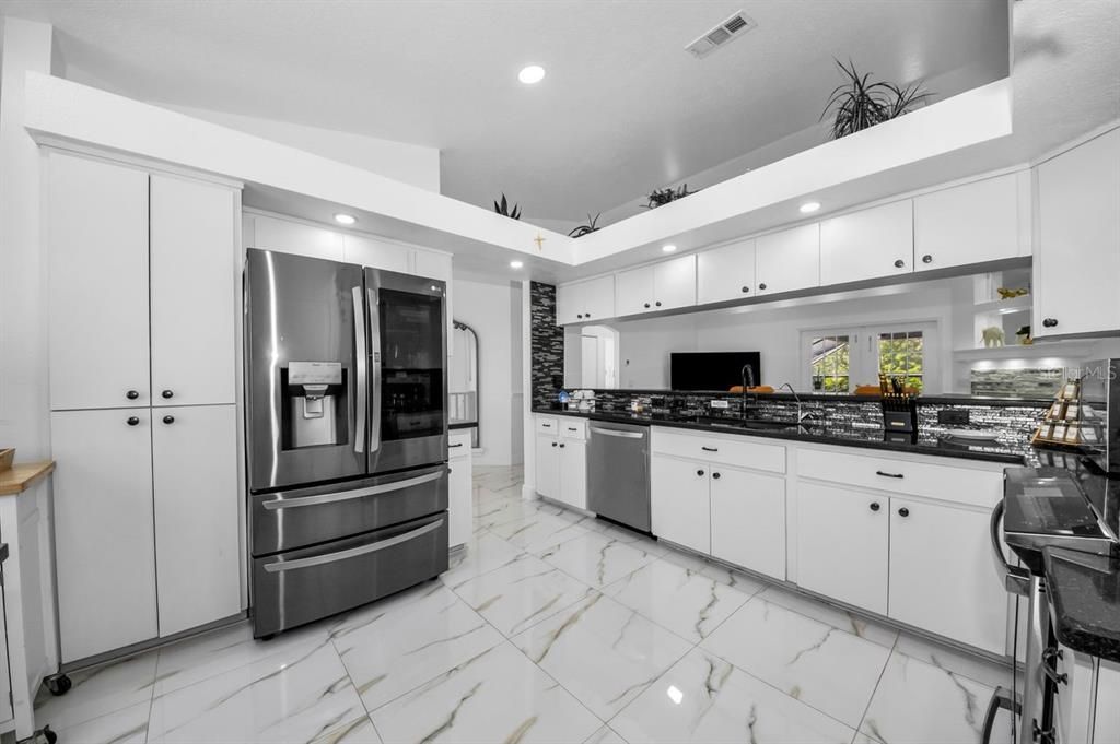 For Sale: $645,000 (4 beds, 4 baths, 2320 Square Feet)