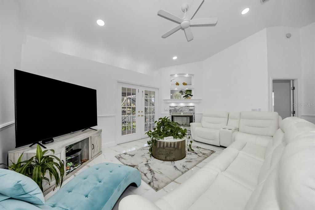 For Sale: $645,000 (4 beds, 4 baths, 2320 Square Feet)