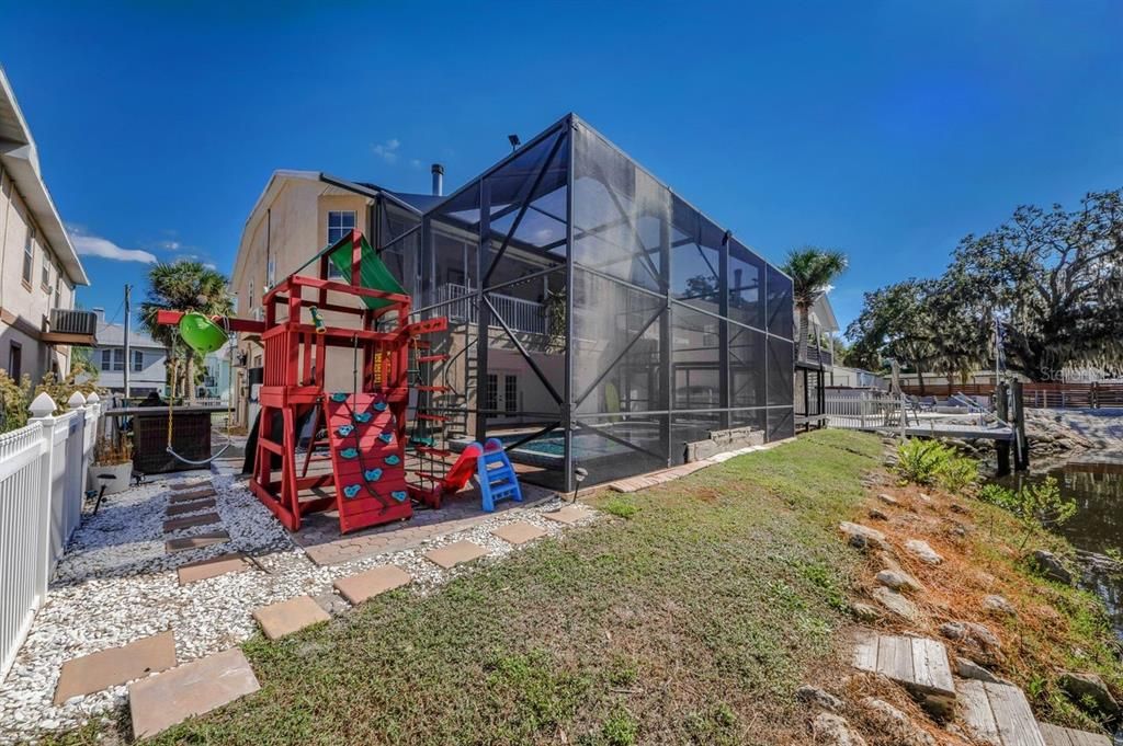 For Sale: $645,000 (4 beds, 4 baths, 2320 Square Feet)