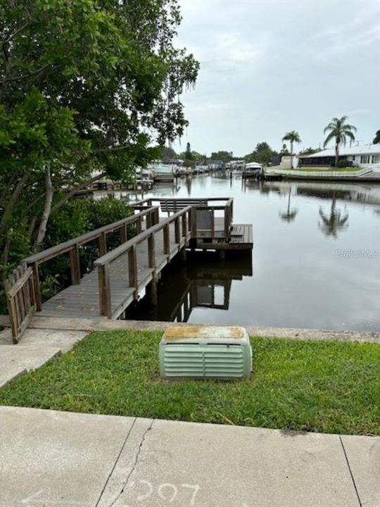 На продажу: $139,500 (2 спален, 2 ванн, 1075 Квадратных фут)