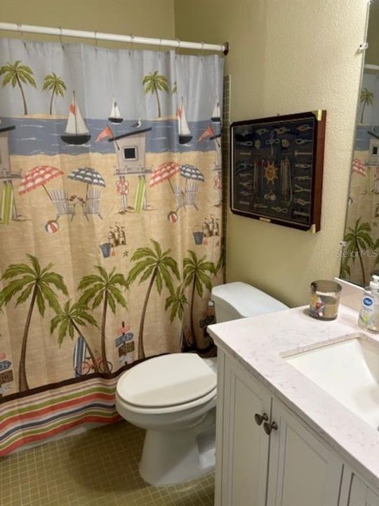 На продажу: $139,500 (2 спален, 2 ванн, 1075 Квадратных фут)