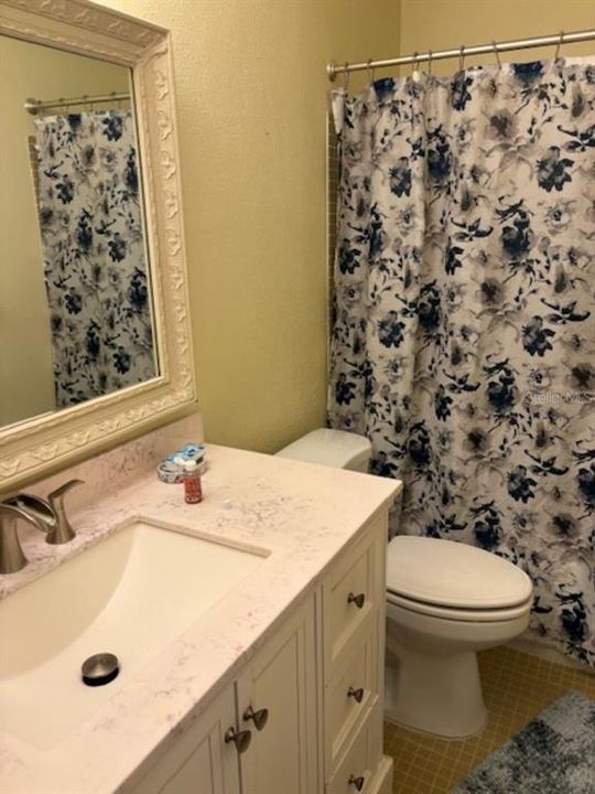 На продажу: $139,500 (2 спален, 2 ванн, 1075 Квадратных фут)