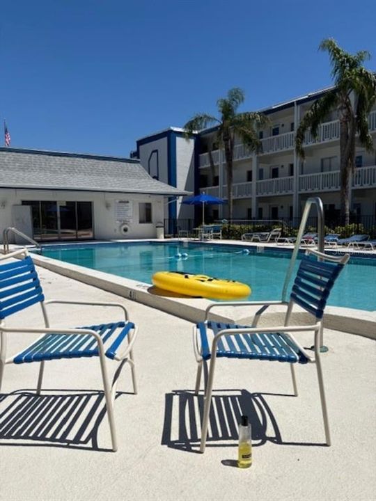 На продажу: $139,500 (2 спален, 2 ванн, 1075 Квадратных фут)