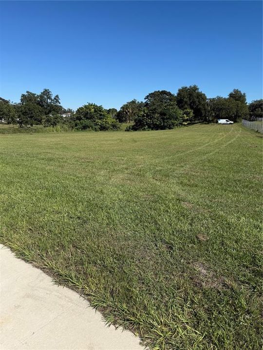 待售: $108,500 (0.70 acres)