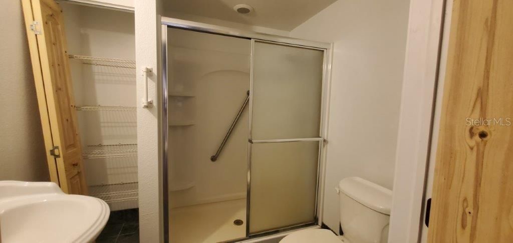 For Rent: $2,400 (3 beds, 2 baths, 1653 Square Feet)