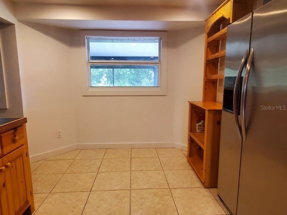 For Rent: $2,400 (3 beds, 2 baths, 1653 Square Feet)
