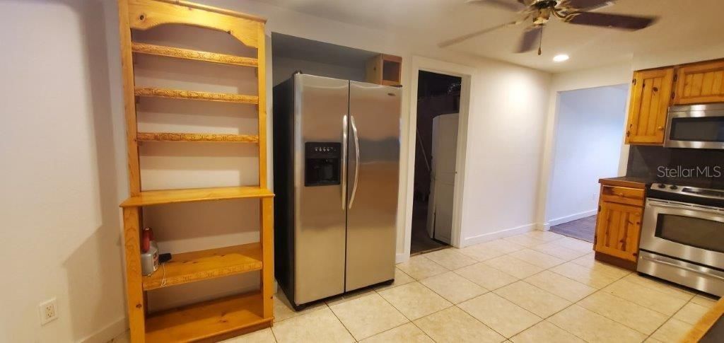 For Rent: $2,400 (3 beds, 2 baths, 1653 Square Feet)