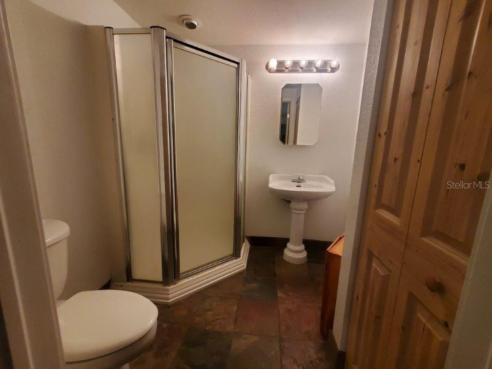 For Rent: $2,400 (3 beds, 2 baths, 1653 Square Feet)