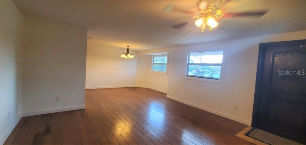 For Rent: $2,400 (3 beds, 2 baths, 1653 Square Feet)