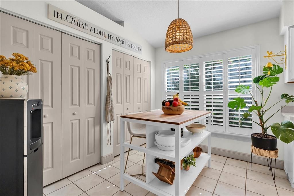 Active With Contract: $410,000 (4 beds, 2 baths, 1796 Square Feet)