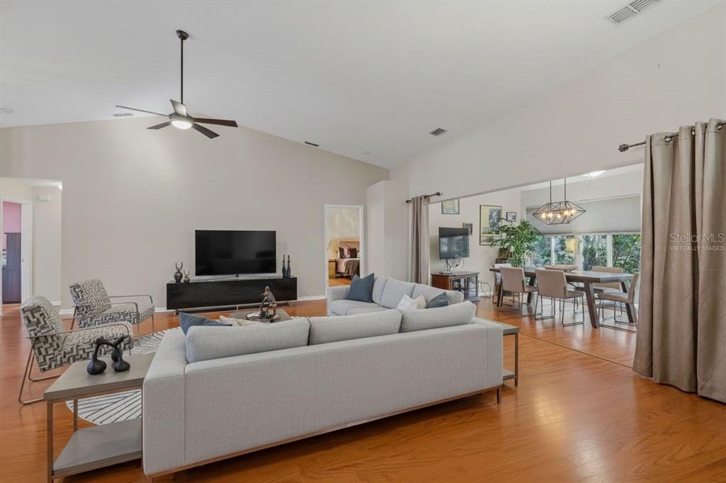 En Venta: $245,000 (2 camas, 2 baños, 1674 Pies cuadrados)