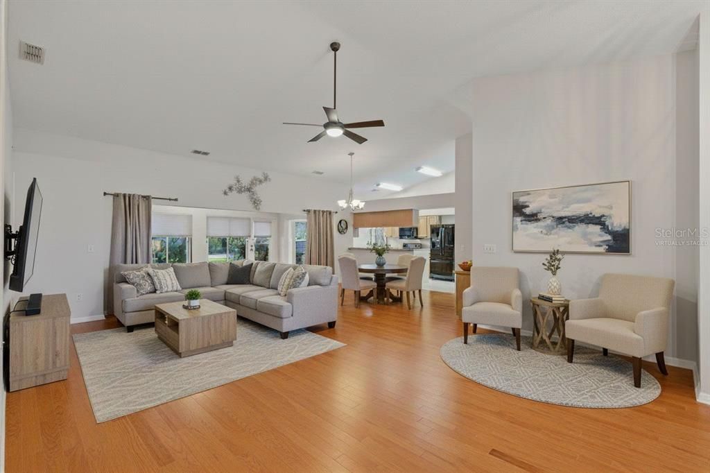 En Venta: $245,000 (2 camas, 2 baños, 1674 Pies cuadrados)