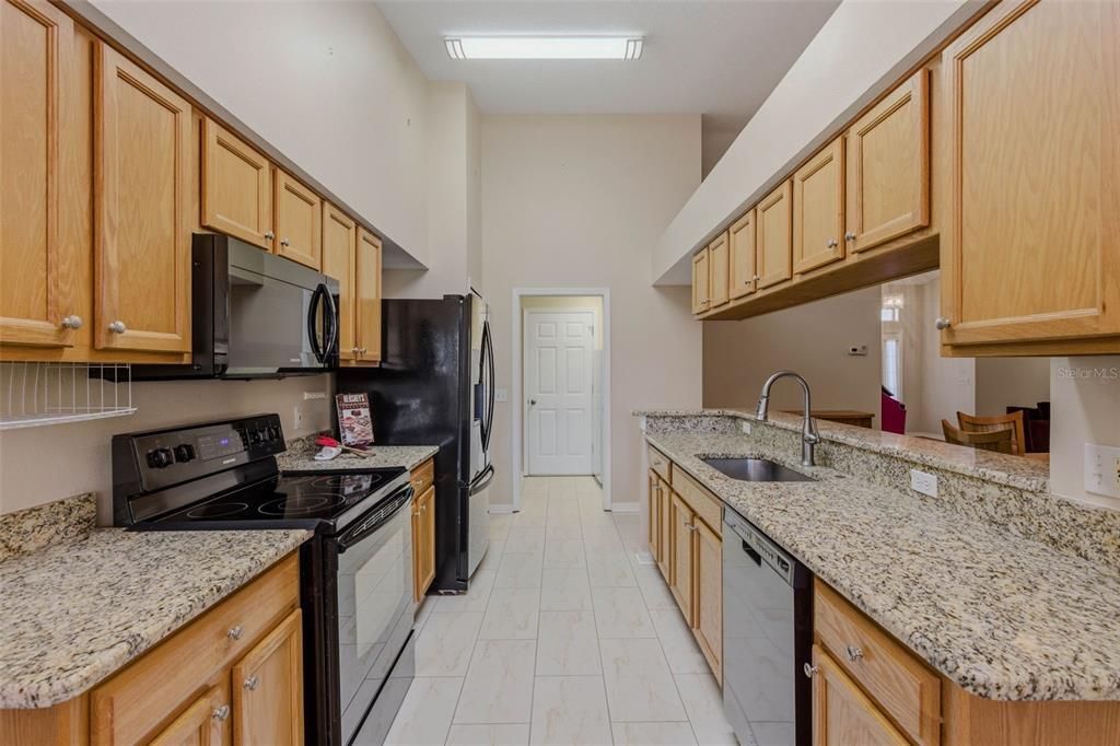 En Venta: $245,000 (2 camas, 2 baños, 1674 Pies cuadrados)