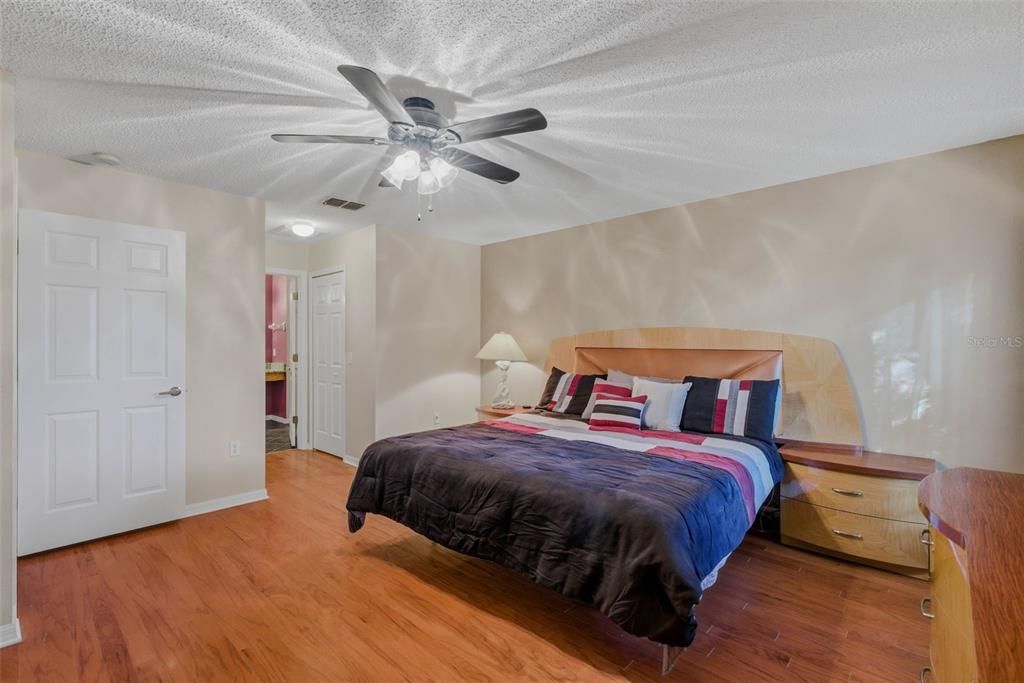 En Venta: $245,000 (2 camas, 2 baños, 1674 Pies cuadrados)