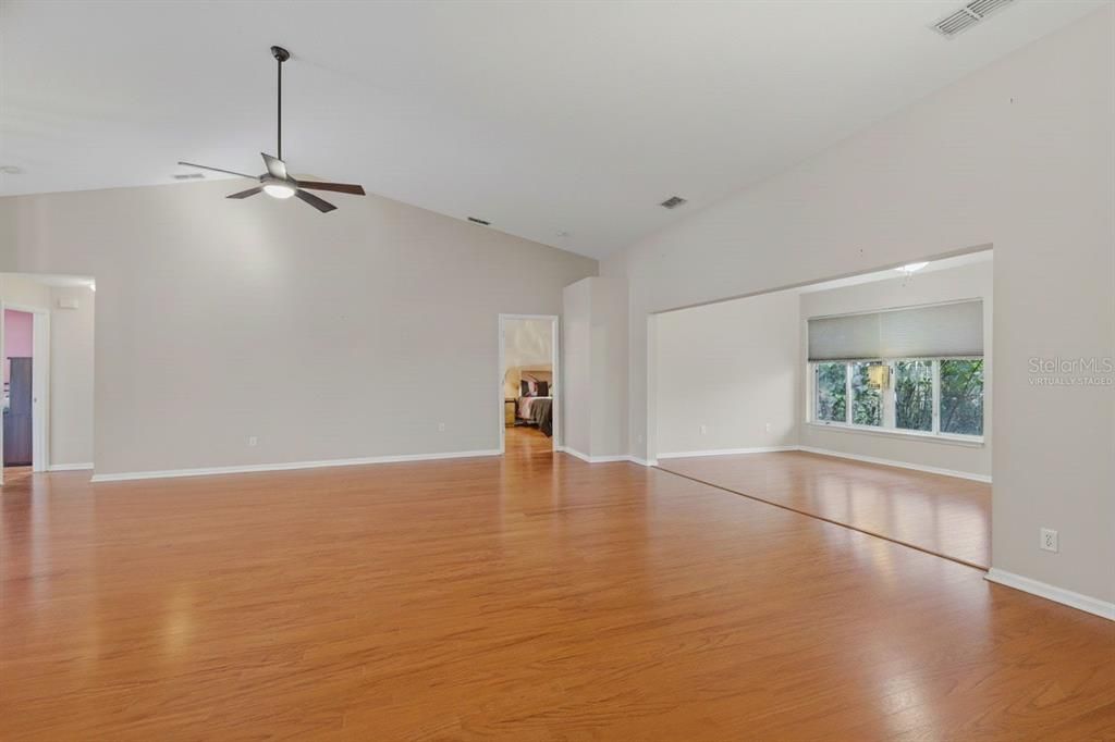 En Venta: $245,000 (2 camas, 2 baños, 1674 Pies cuadrados)