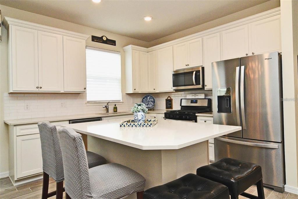 For Sale: $358,980 (2 beds, 2 baths, 1584 Square Feet)