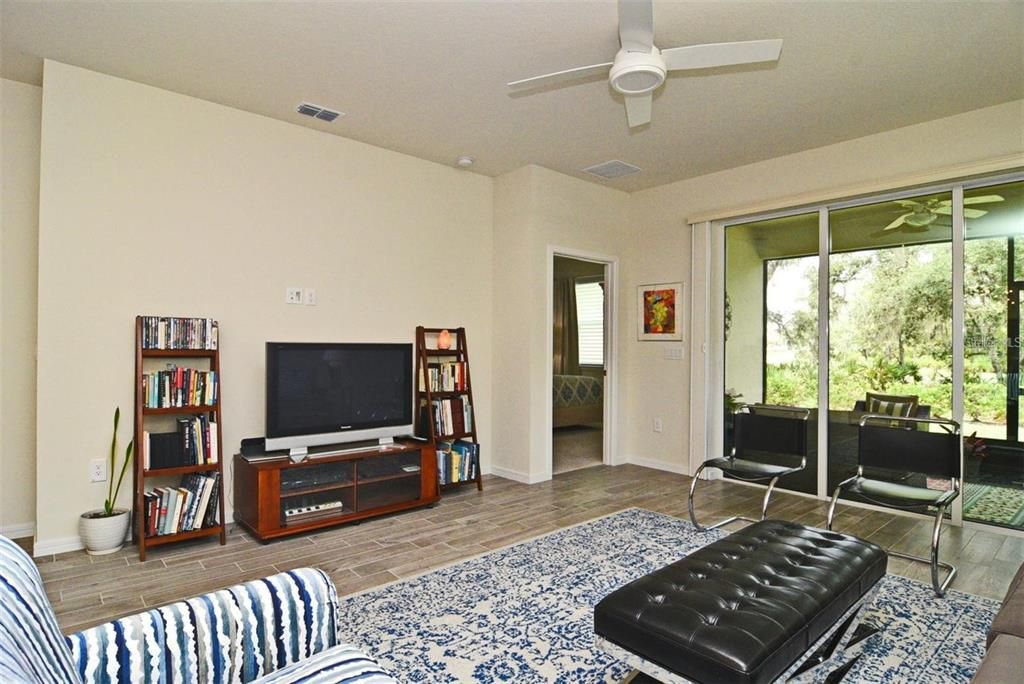 For Sale: $358,980 (2 beds, 2 baths, 1584 Square Feet)