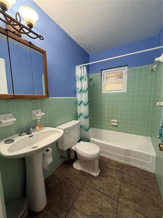 For Rent: $1,700 (2 beds, 2 baths, 1110 Square Feet)