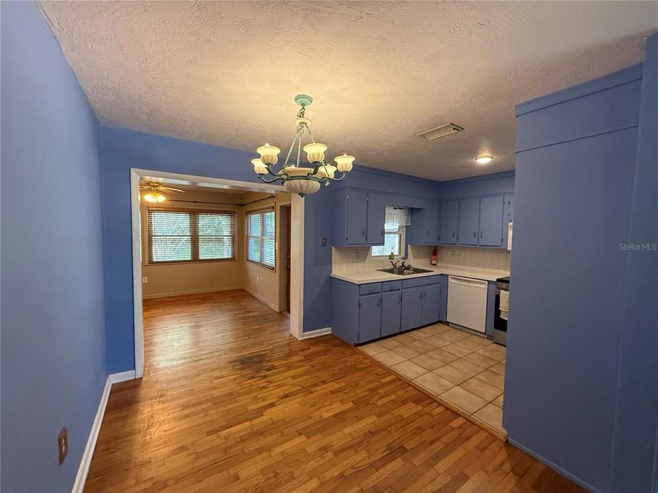 For Rent: $1,700 (2 beds, 2 baths, 1110 Square Feet)