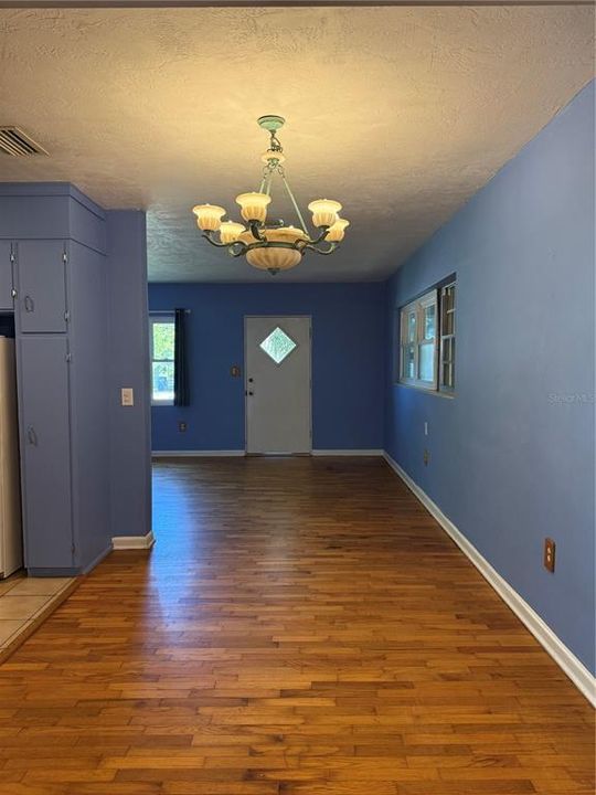 For Rent: $1,700 (2 beds, 2 baths, 1110 Square Feet)