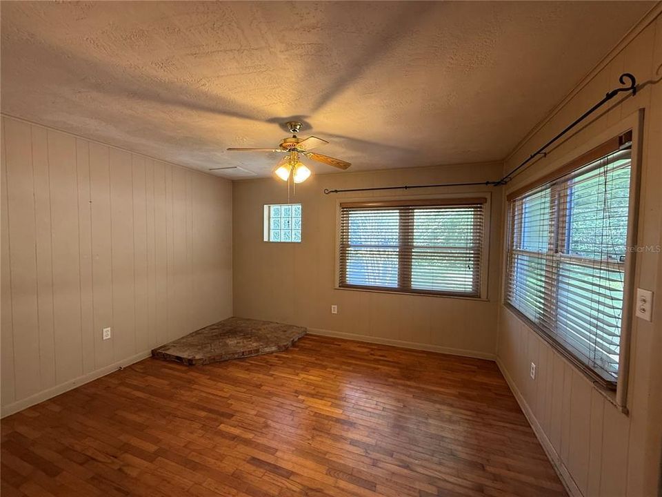 For Rent: $1,700 (2 beds, 2 baths, 1110 Square Feet)