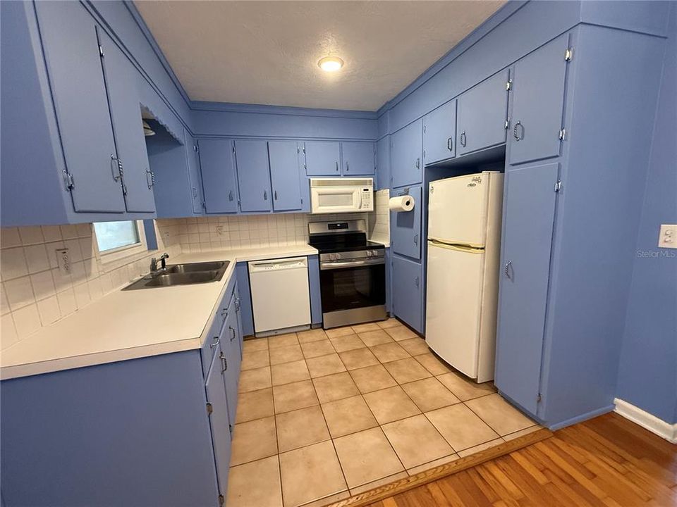 For Rent: $1,700 (2 beds, 2 baths, 1110 Square Feet)