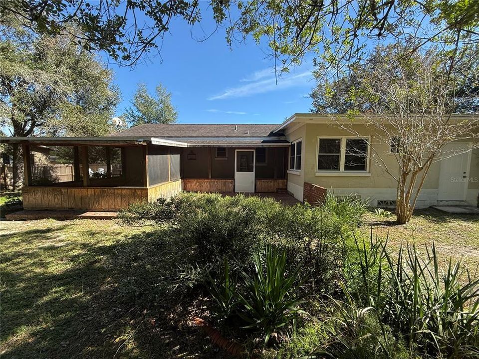 For Rent: $1,700 (2 beds, 2 baths, 1110 Square Feet)