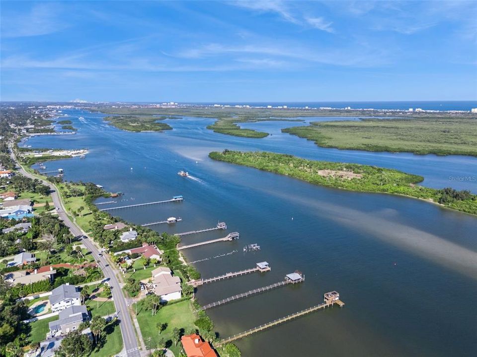 For Sale: $224,500 (2 beds, 2 baths, 1086 Square Feet)