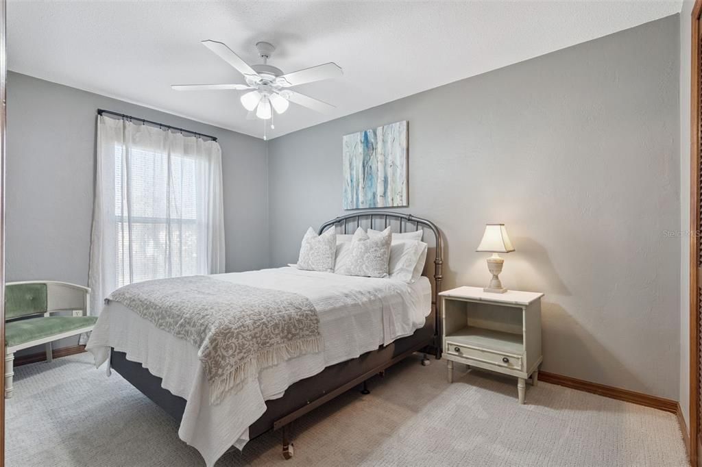 For Sale: $224,500 (2 beds, 2 baths, 1086 Square Feet)