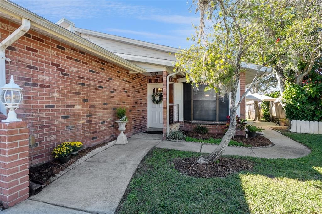 For Sale: $224,500 (2 beds, 2 baths, 1086 Square Feet)