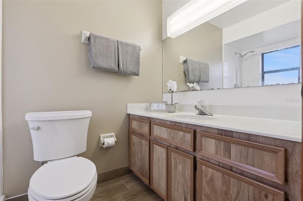 For Sale: $224,500 (2 beds, 2 baths, 1086 Square Feet)