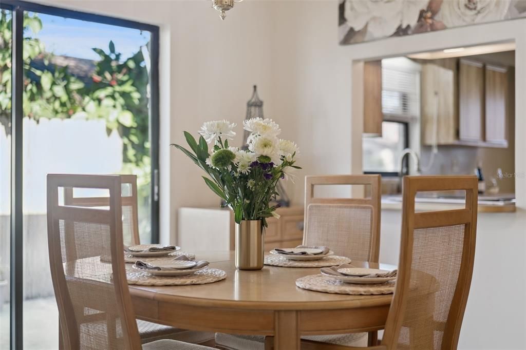 For Sale: $224,500 (2 beds, 2 baths, 1086 Square Feet)