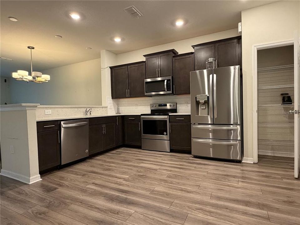 На продажу: $378,000 (2 спален, 2 ванн, 1706 Квадратных фут)