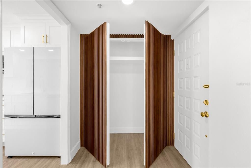 For Sale: $590,000 (2 beds, 2 baths, 1270 Square Feet)