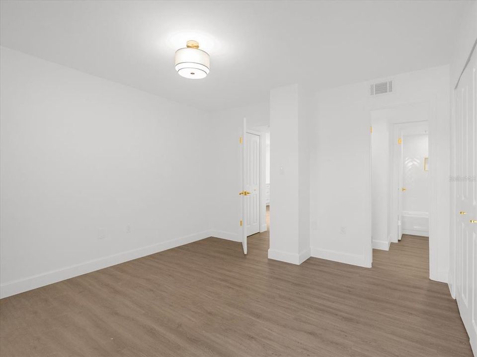 For Sale: $590,000 (2 beds, 2 baths, 1270 Square Feet)