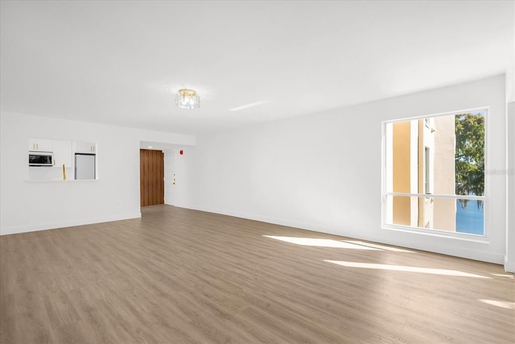 For Sale: $590,000 (2 beds, 2 baths, 1270 Square Feet)