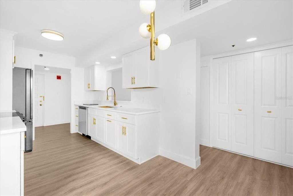 For Sale: $590,000 (2 beds, 2 baths, 1270 Square Feet)